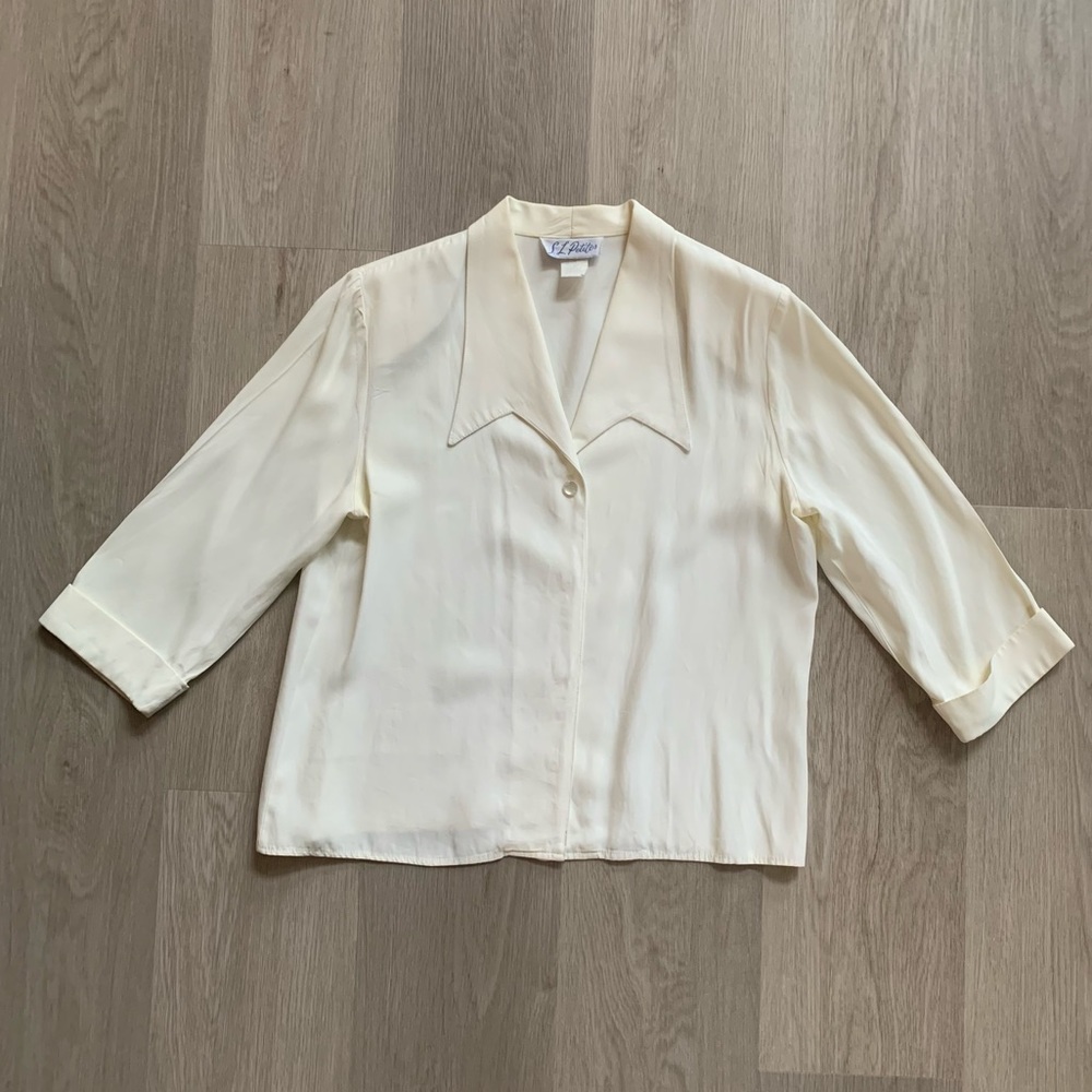 S.L. Petites Off-White Large Collar Shirt Sz 10